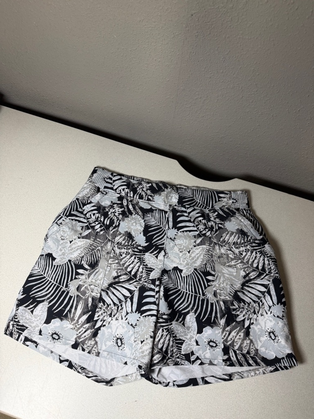 High-Waist Black & White Floral Women’s Skort